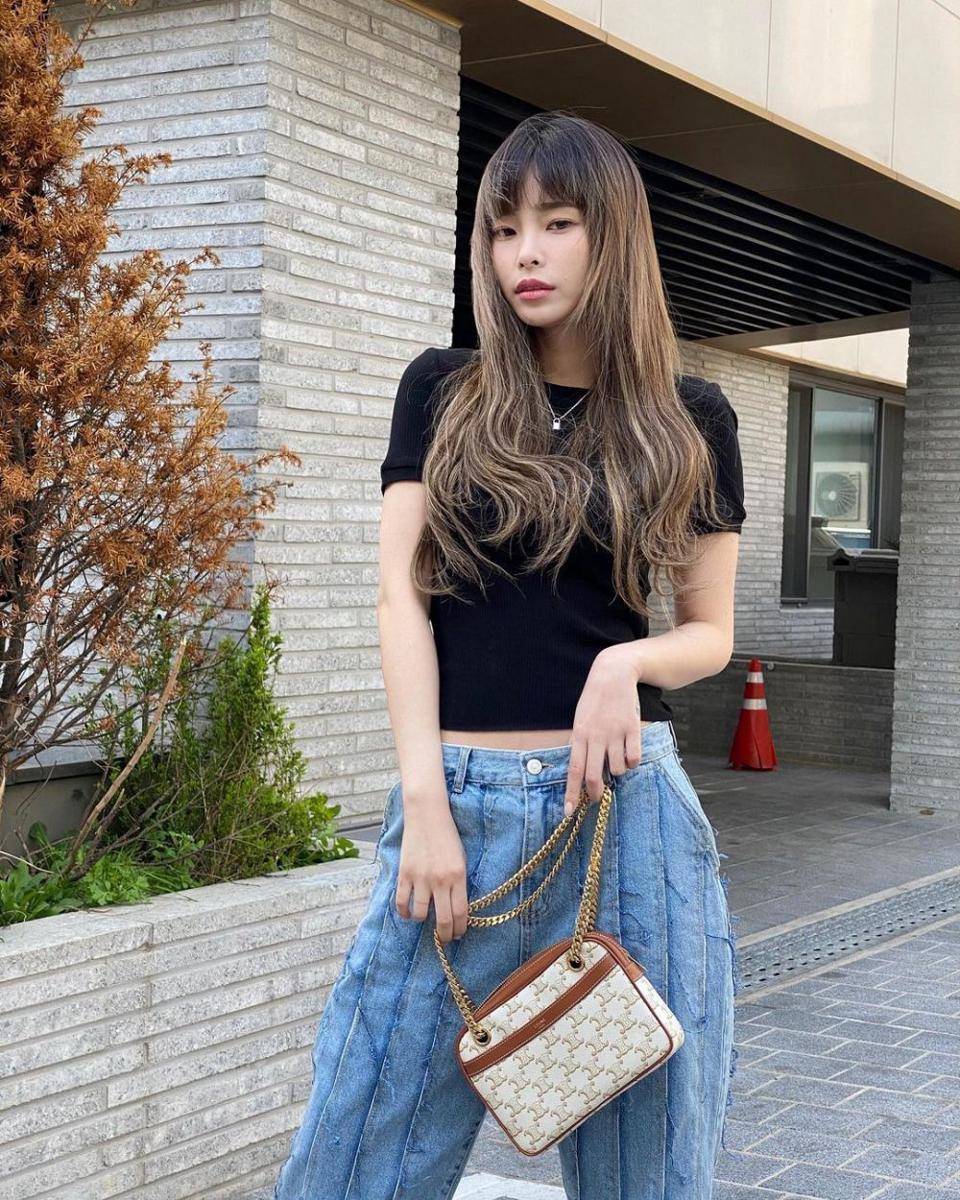 Heize (Instagram.com/heizeheize)