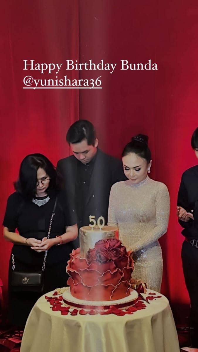 potret ultah Yuni Shara ke-50 (instagram.com/attahalilintar)
