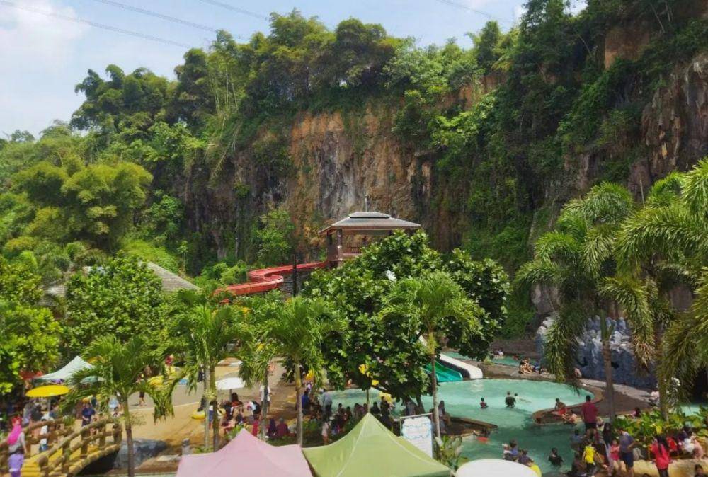 Pesona Nirwana Waterpark (instagram.com/pesonanirwanasoreang)