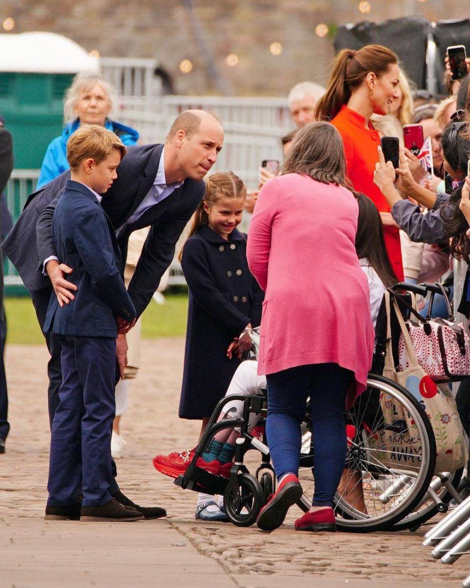 potret kunjungan kerja Prince William dan keluarga di Cardiff, Wales, Juni 2022 (instagram.com/hellomag)