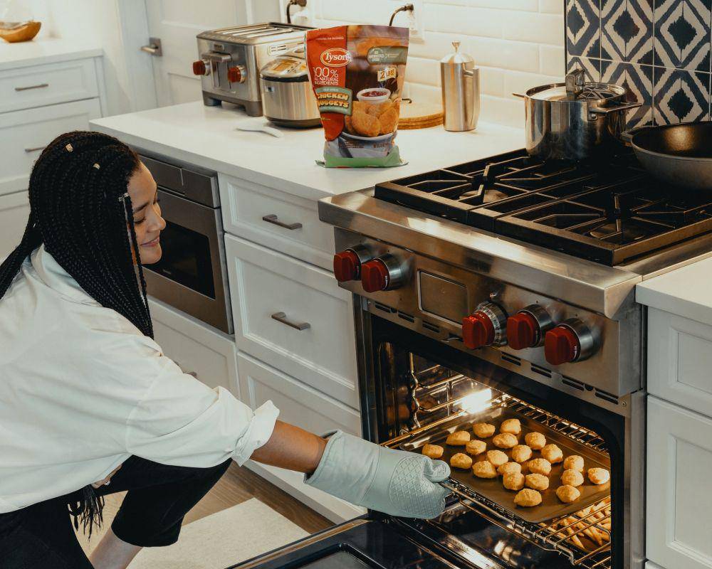 ilustrasi memanggang cookies (unsplash.com/Tyson)