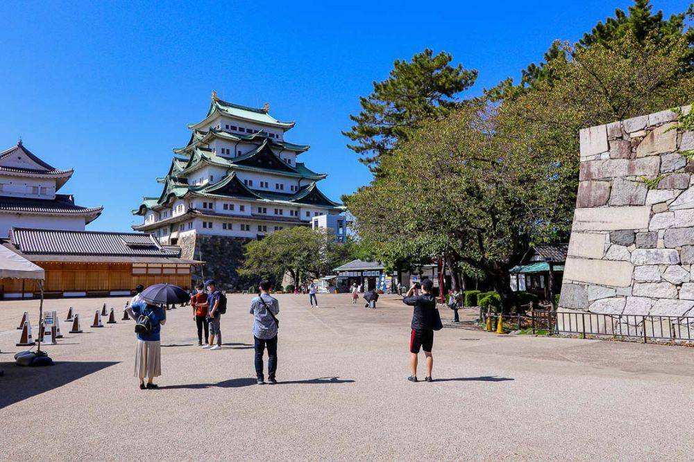 ilustrasi wisatawan di Jepang (twitter.com/japanguidecom)