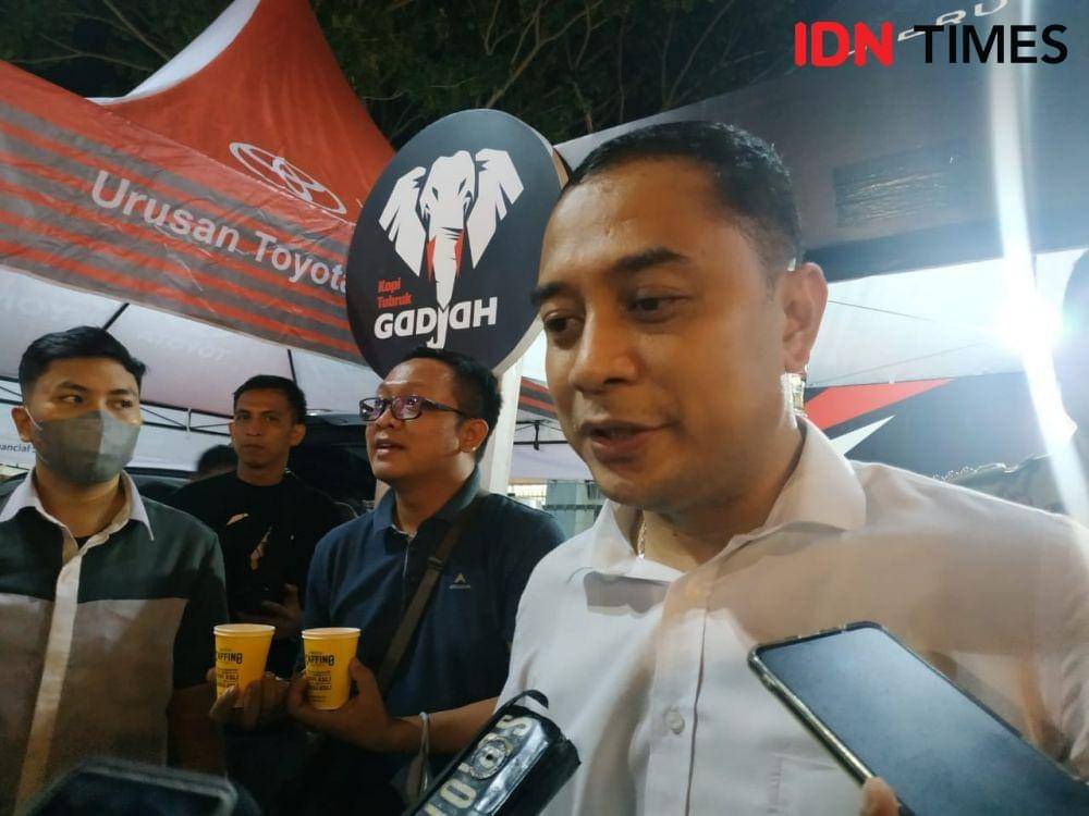 Wali Kota Surabaya, Eri Cahyadi ditemui di Festival UMKM Gwalk Citraland Surabaya, Sabtu (4/6/2022). (IDN Times/Khusnul Hasana)