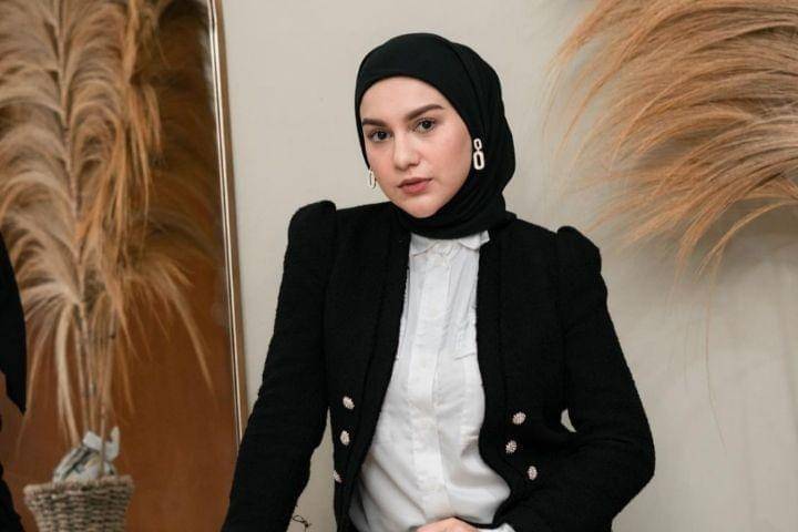 potret Irish Bella (instagram.com/_irishbella_)