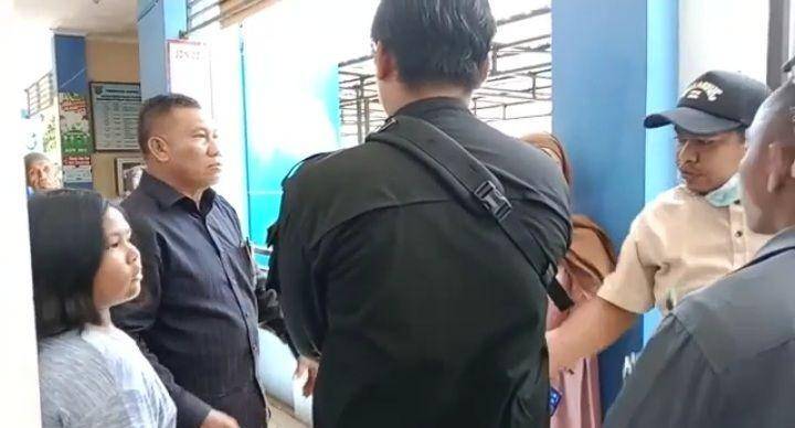 Kegaduhan relawan dan oknum guru atas peristiwa pengusiran Musda dari sekolah (istimewa)