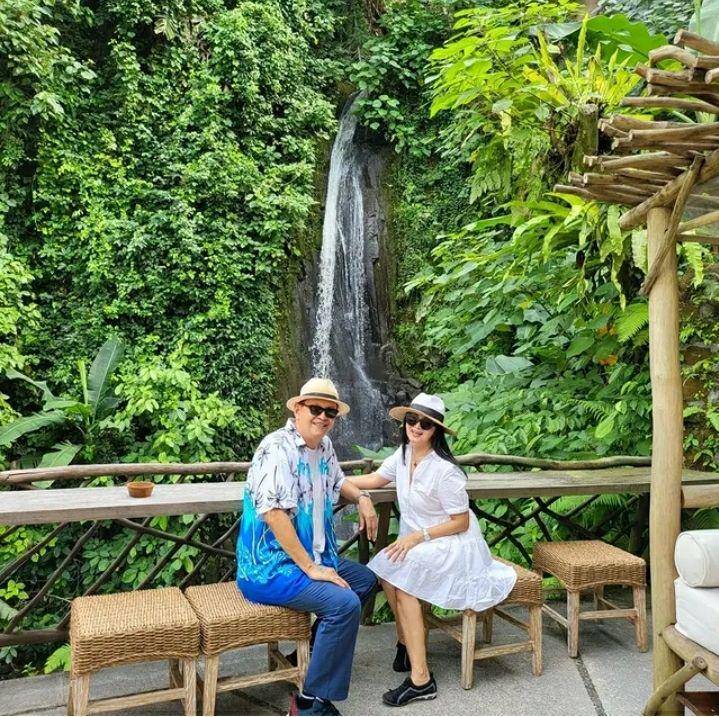 Potret liburan Roy Marten dan Anna Maria di Bali. Instagram.com/annamarten8