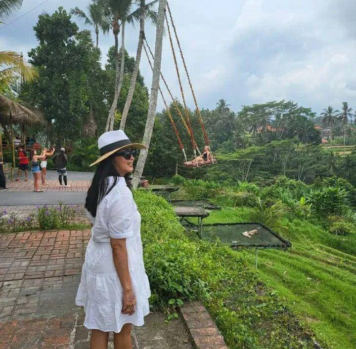 Potret liburan Roy Marten dan Anna Maria di Bali. Instagram.com/annamarten8