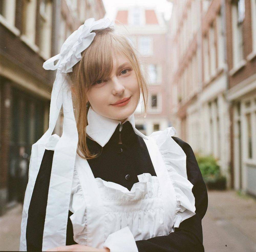 instagram.com/ella.freya/