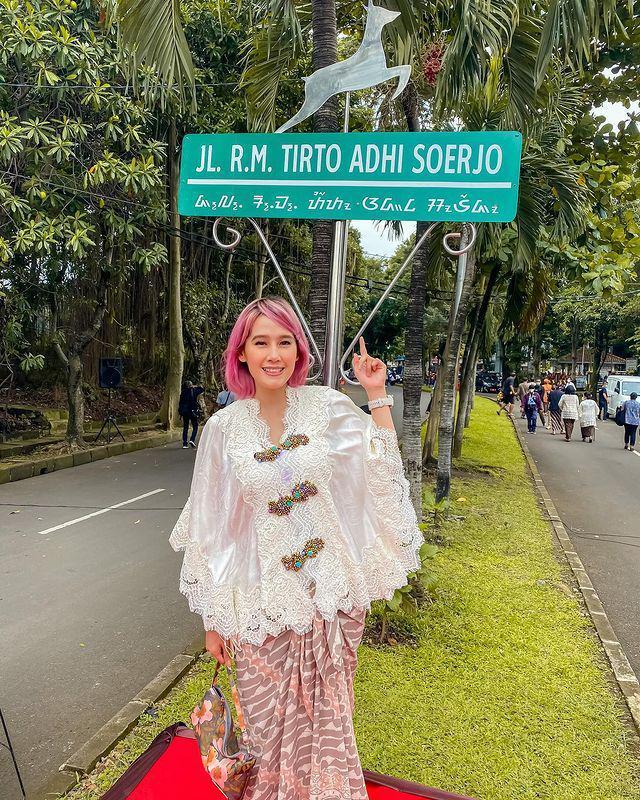 9 Nama Asli Selebriti yang Kental dengan Nuansa Jawa