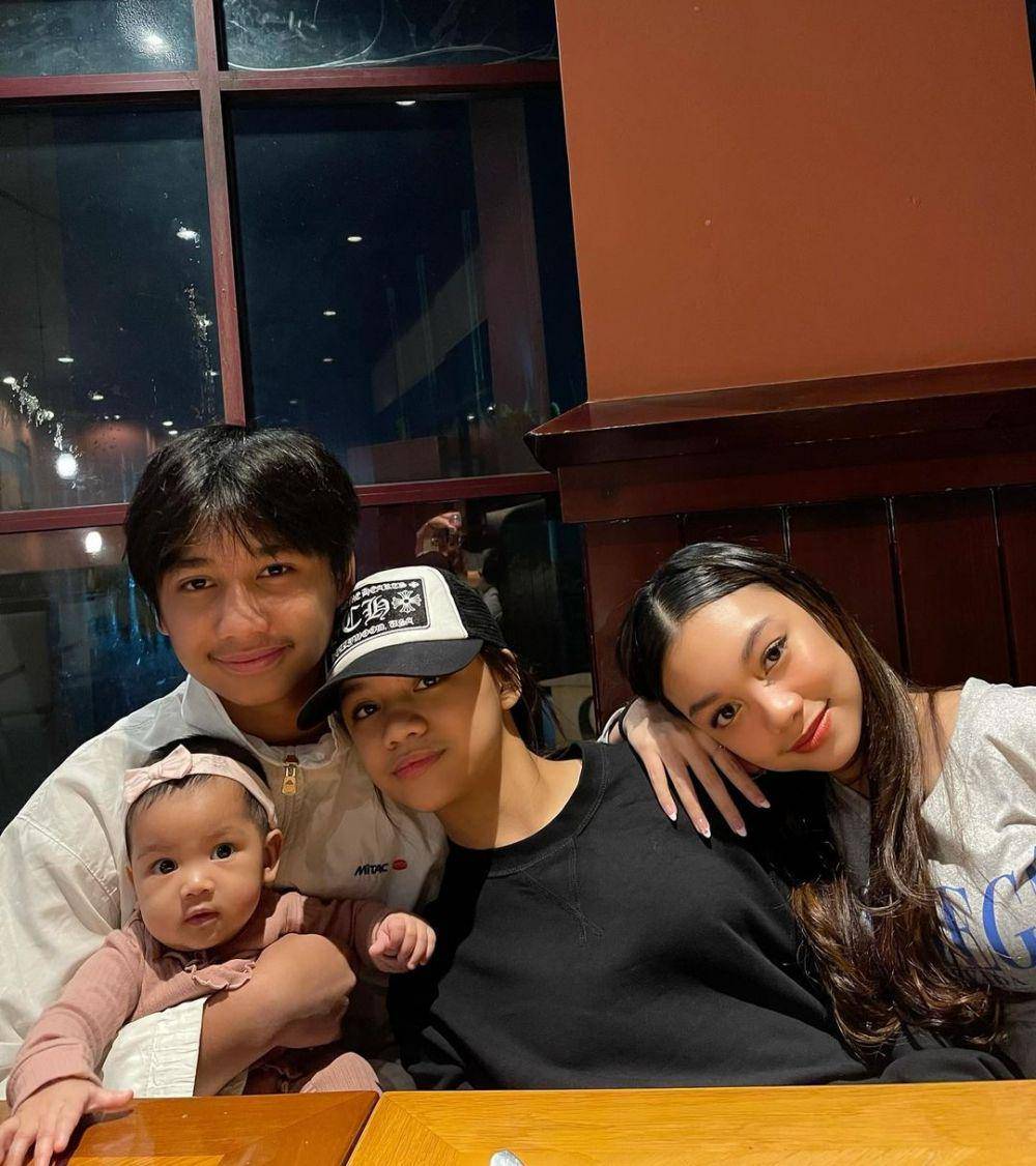 potret Bevan Putera momong baby Nakeya (instagram.com/riafinola)
