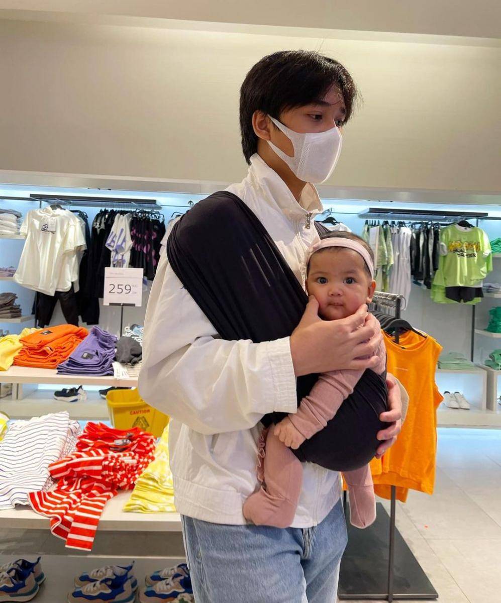 potret Bevan Putera momong baby Nakeya (instagram.com/riafinola)