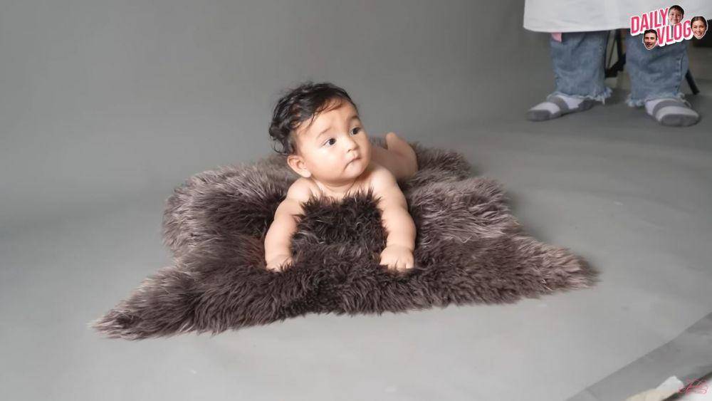 pemotretan newborn baby Verhaag (YouTube.com/Jessica Iskandar)
