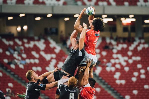 Melatih mental sebagai tujuan permainan bola besar (unsplash.com/chuttersnap)