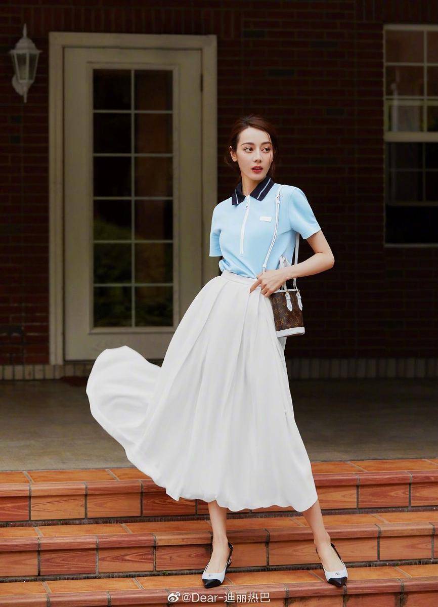 Dilraba Dilmurat (weibo.com/ Dear-迪丽热巴)