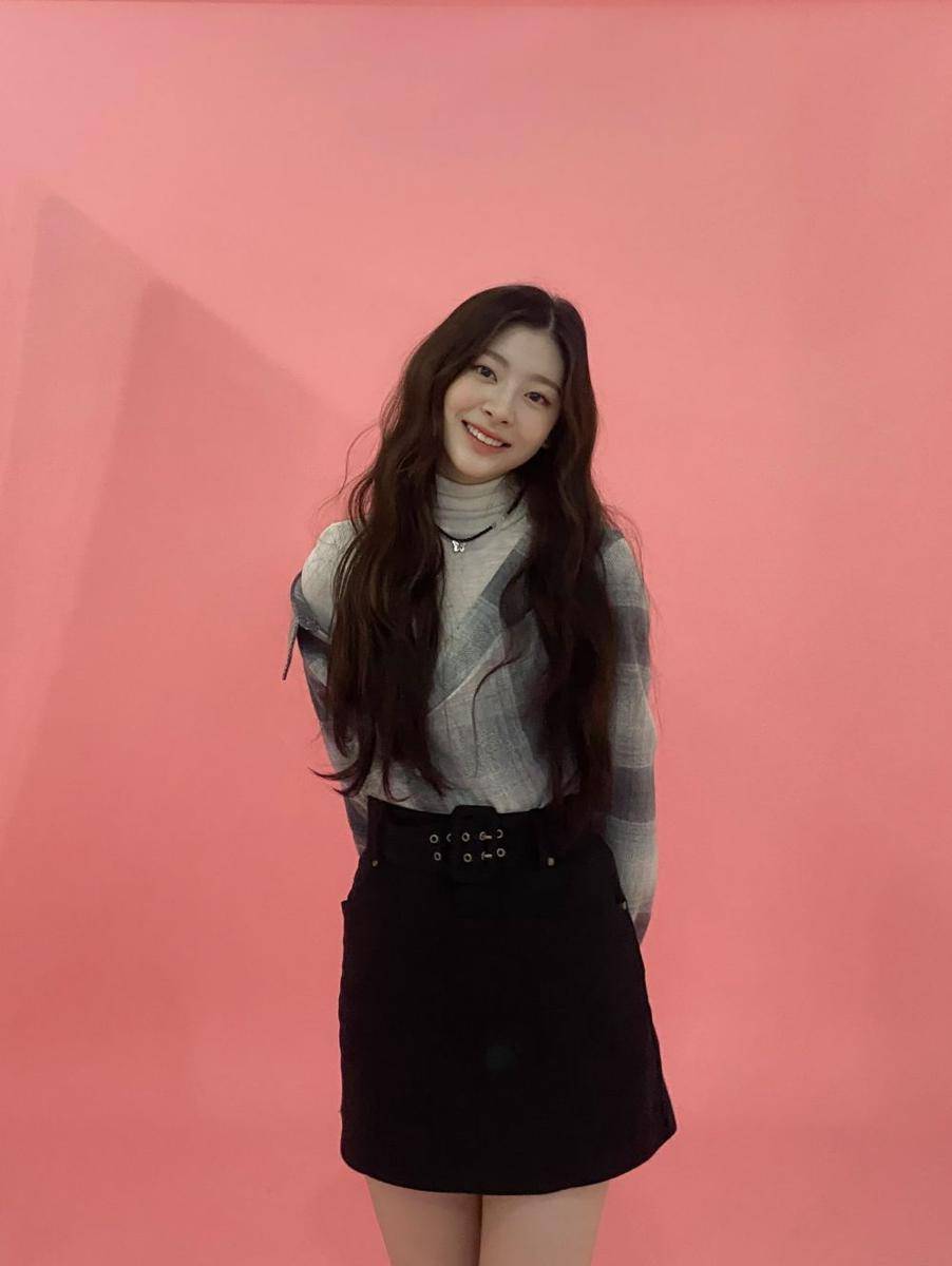 ide outfit Seeun STAYC (twitter.com/STAYC_official)