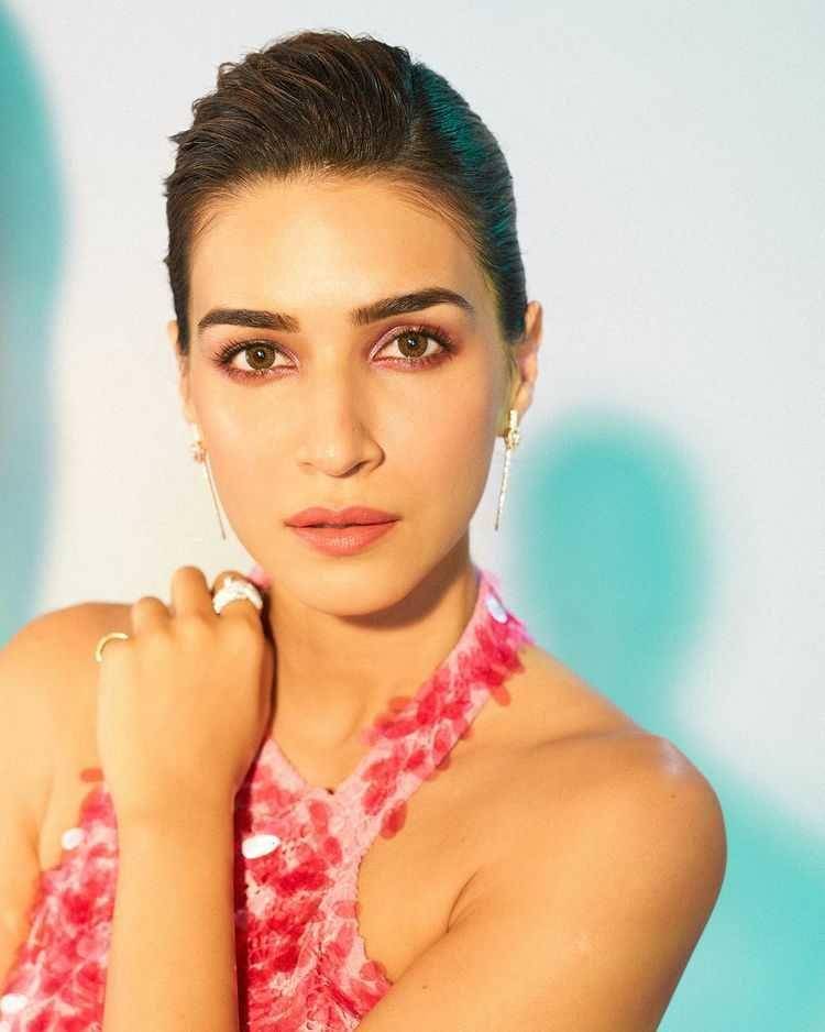 Kriti Sanon (instagram.com/kritisanon)