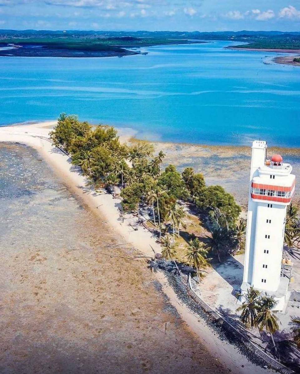 Pulau Tunjuk (instagram.com/pesona.indonesia)
