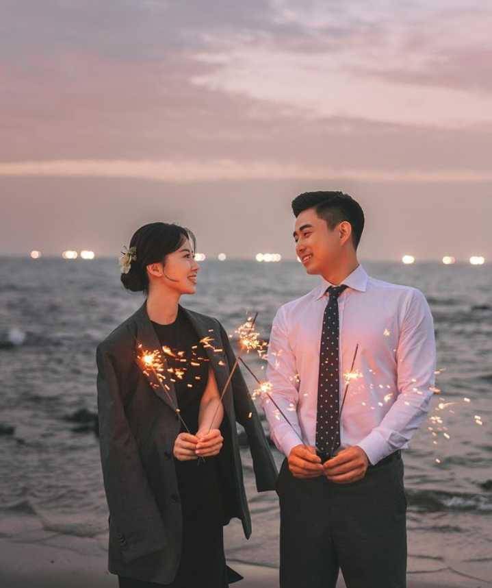 prewed baju hitam casual (instagram.com/your_waltz_)