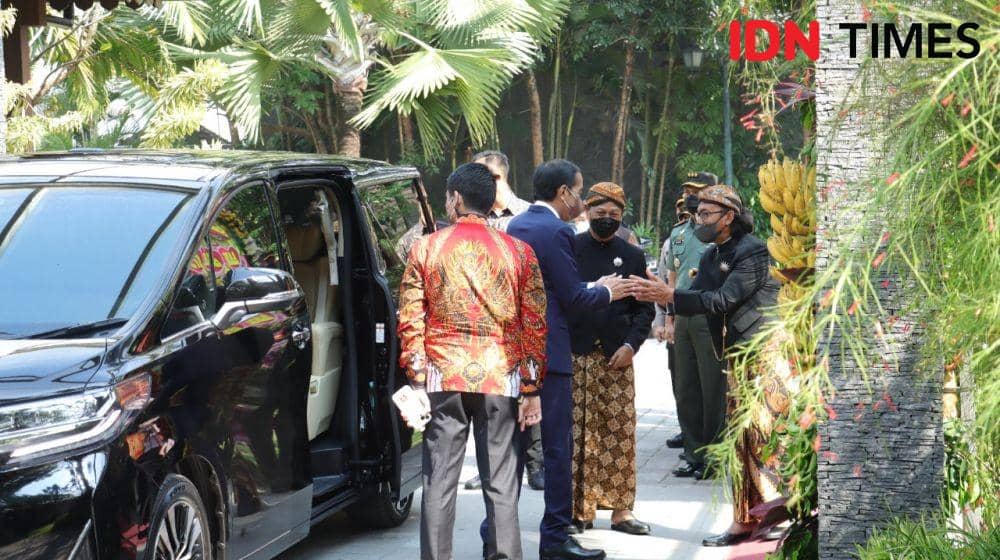 Presiden Jokowi & Ibu Iriana hadiri resepsi putra Gus Karim di Sukoharjo. (IDN Times/Larasati Rey)
