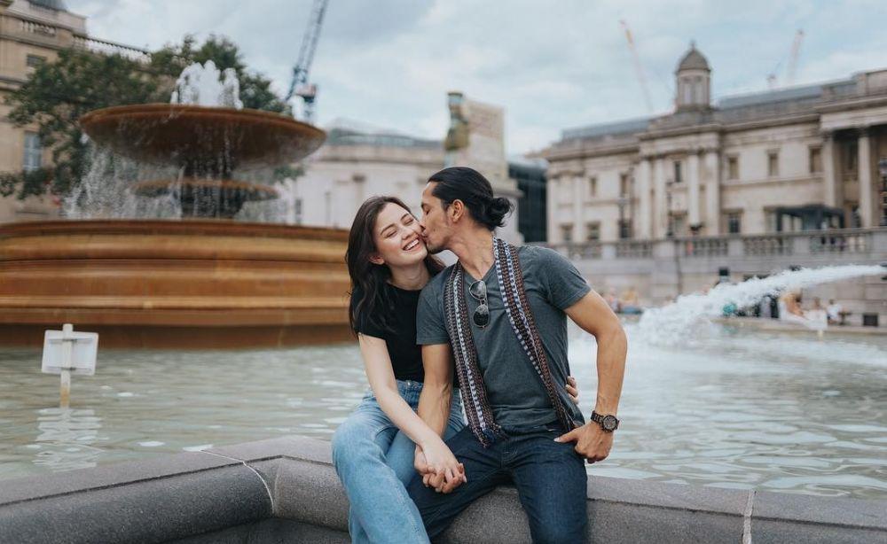 9 Potret Bucin Kimberly Ryder Bersama Edward yang Lengket Bak Prangko