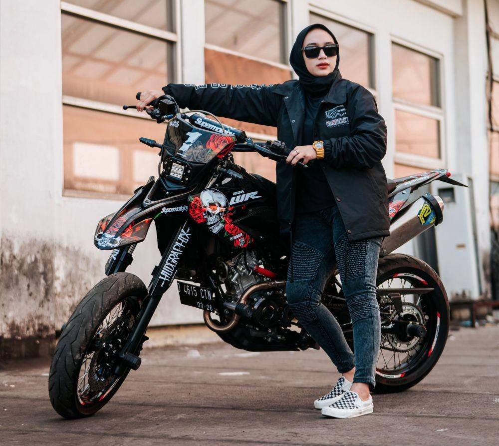 Ilustrasi off roader wanita (Dok. Yamaha)