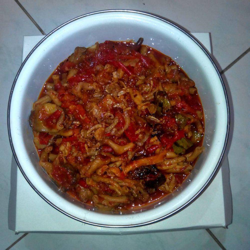 ilustrasi usus ayam bumbu merah (instagram.com/tari.kitchen)