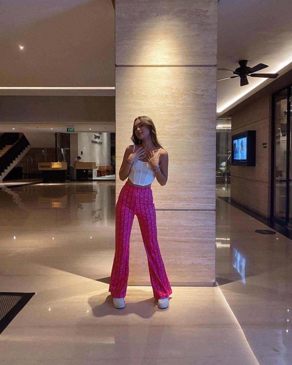 mix and match crop top ala Caitlin Halderman (instagram.com/caitlinhalderman)
