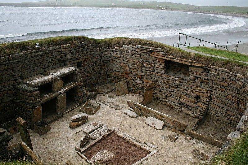 Rumah di desa Skara Brae (flickr.com/Freck Fraser)