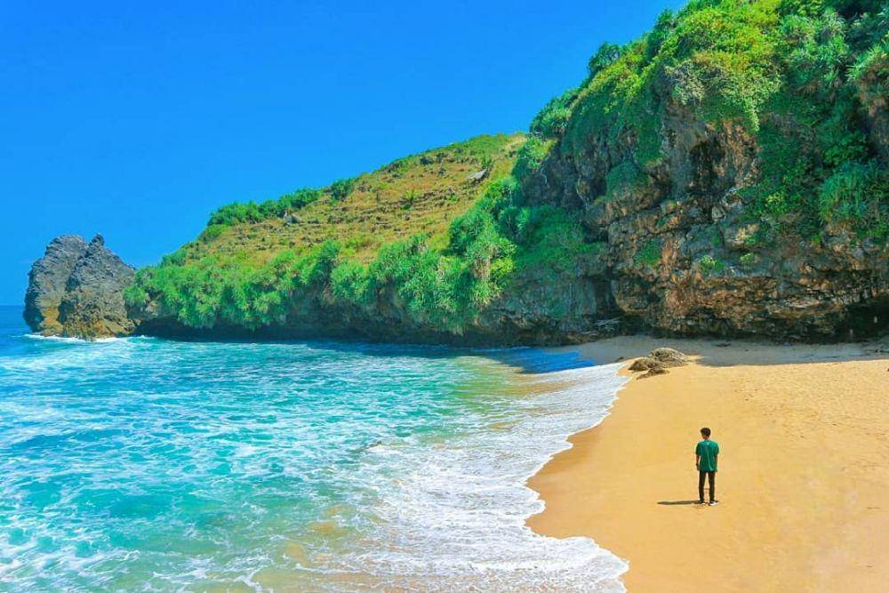 potret Pantai Ngrawah (pexels.com/Eric Virgiawan)