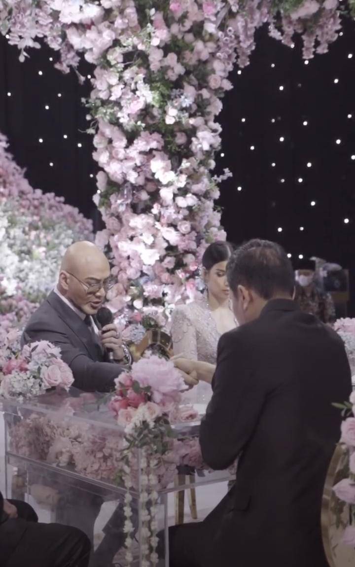 Pernikahan Deddy Corbuzier dan Sabrina Chairunnisa (instagram.com/sabrinachairunnisa_)