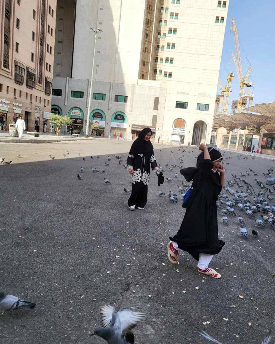 potret Bilqis saat umrah (instagram.com/ayutingting92)
