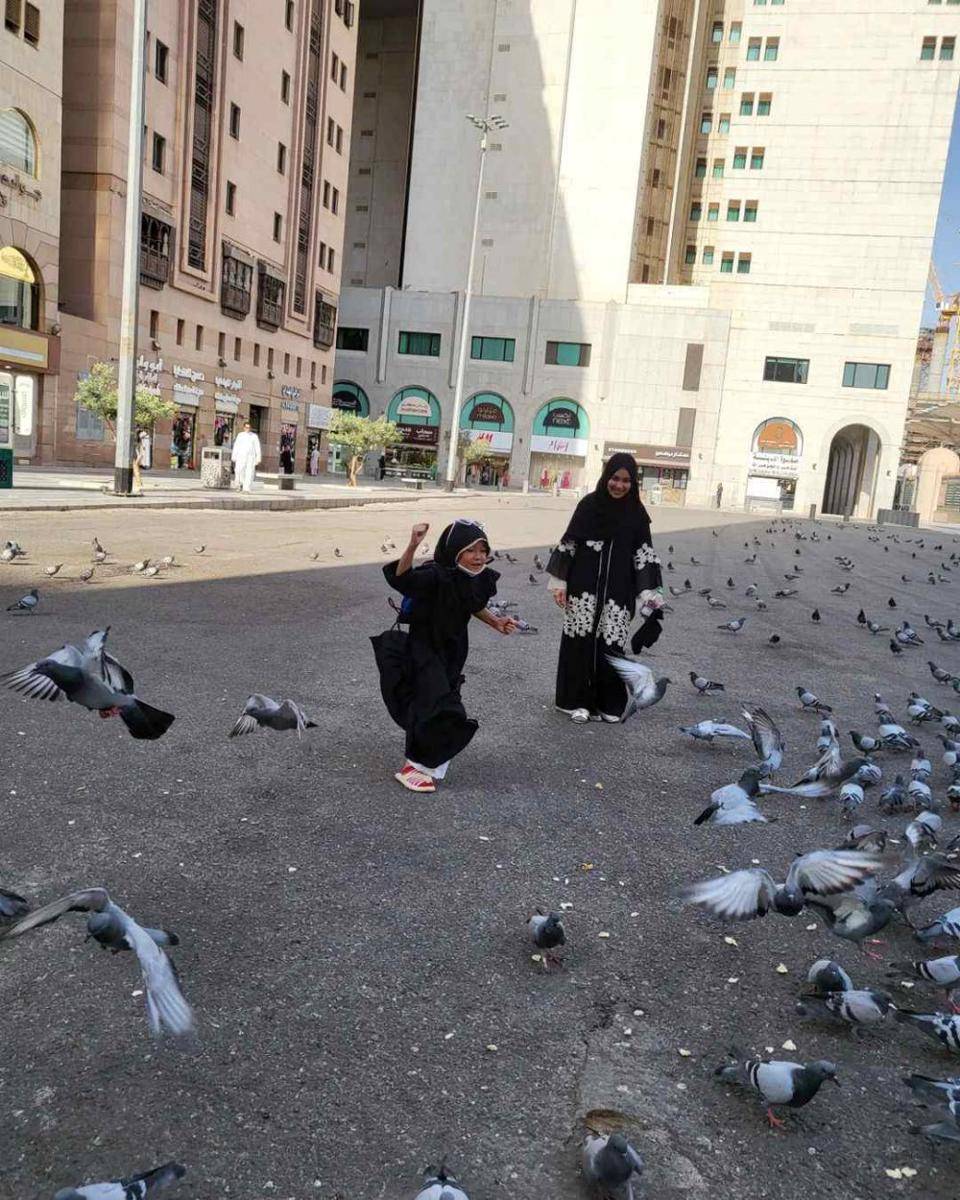 potret Bilqis saat umrah (instagram.com/ayutingting92)