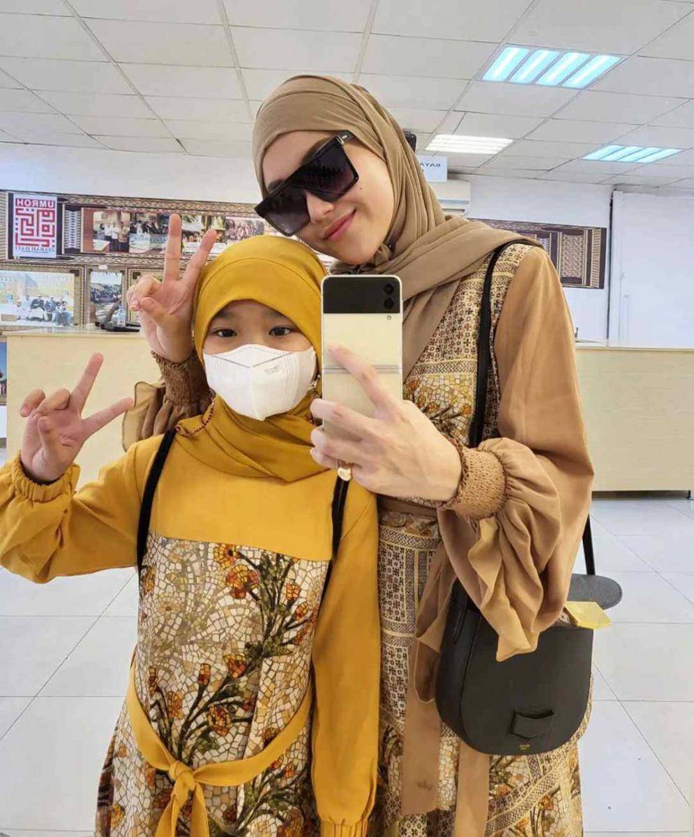 potret Bilqis saat umrah (instagram.com/ayutingting92)
