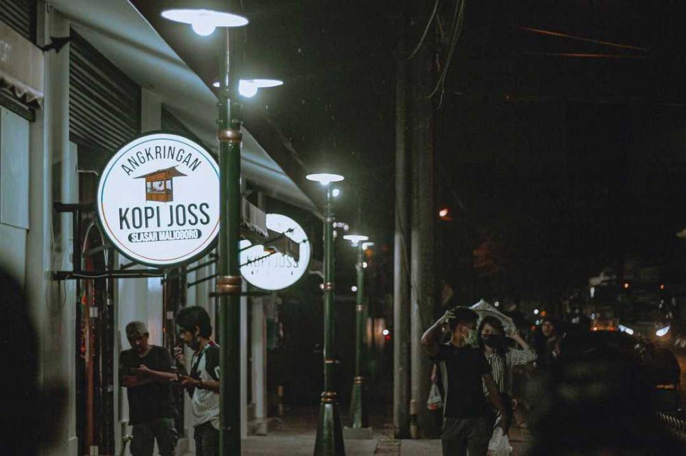Kopi Joss Slasar Malioboro, Tempat Nongkrong Dekat Stasiun Tugu