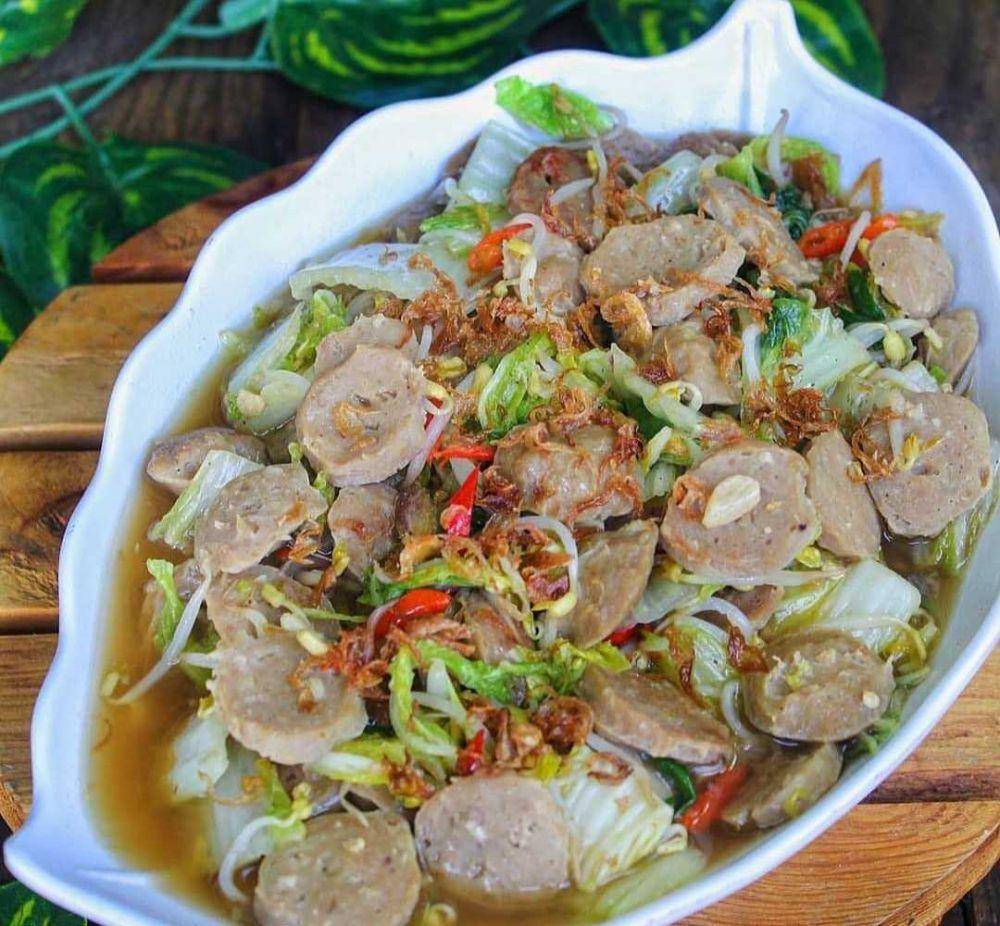 Tumis taoge sawi putih bakso (instagram.com/ocha_chupid)