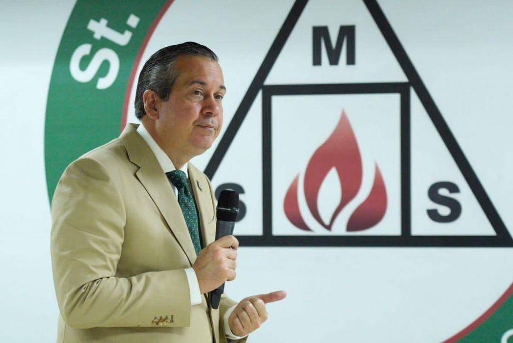 Menteri Lingkungan Hidup dan Sumber Daya Alam Dominika, Orlando Jorge Mera. (Twitter.com/Orlando Jorge Mera)