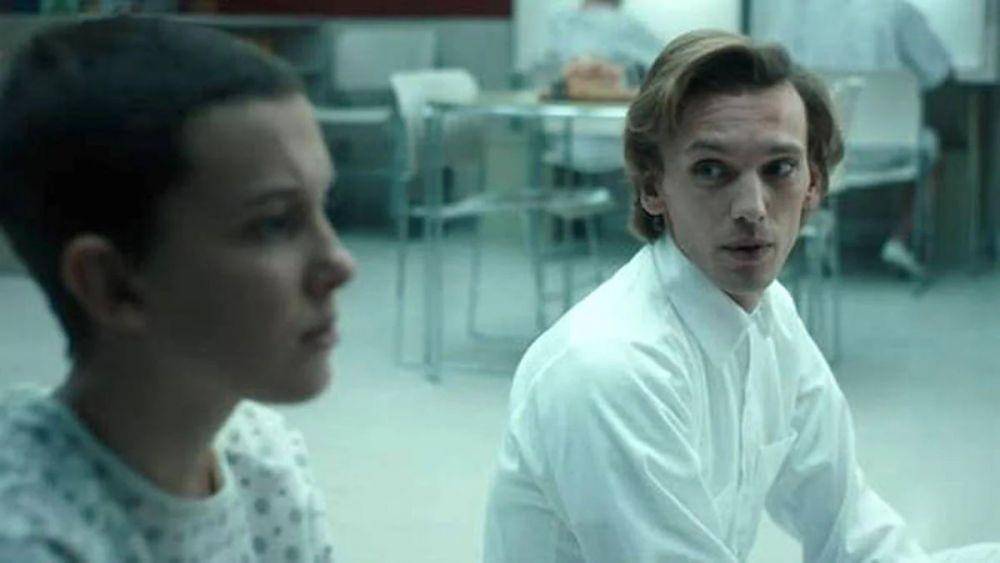 Eleven (kiri) bersama dengan Henry/One. Netflix/Stranger Things Season 4