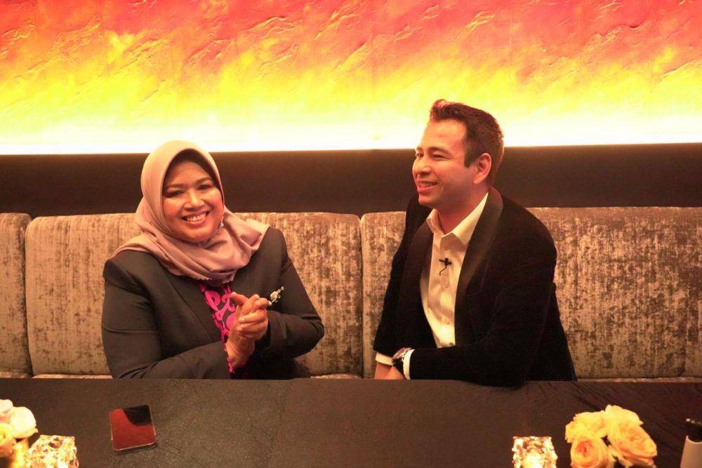 Pemenang undian program April Emas PT Pegadaian 2022 berkesempatan makan malam eksklusif bareng Raffi Ahmad dan Nagita Slavina, serta mendapat pengalaman untuk test drive supercar pada Sabtu, (4/6/2022) lalu. (dok. Pegadaian)