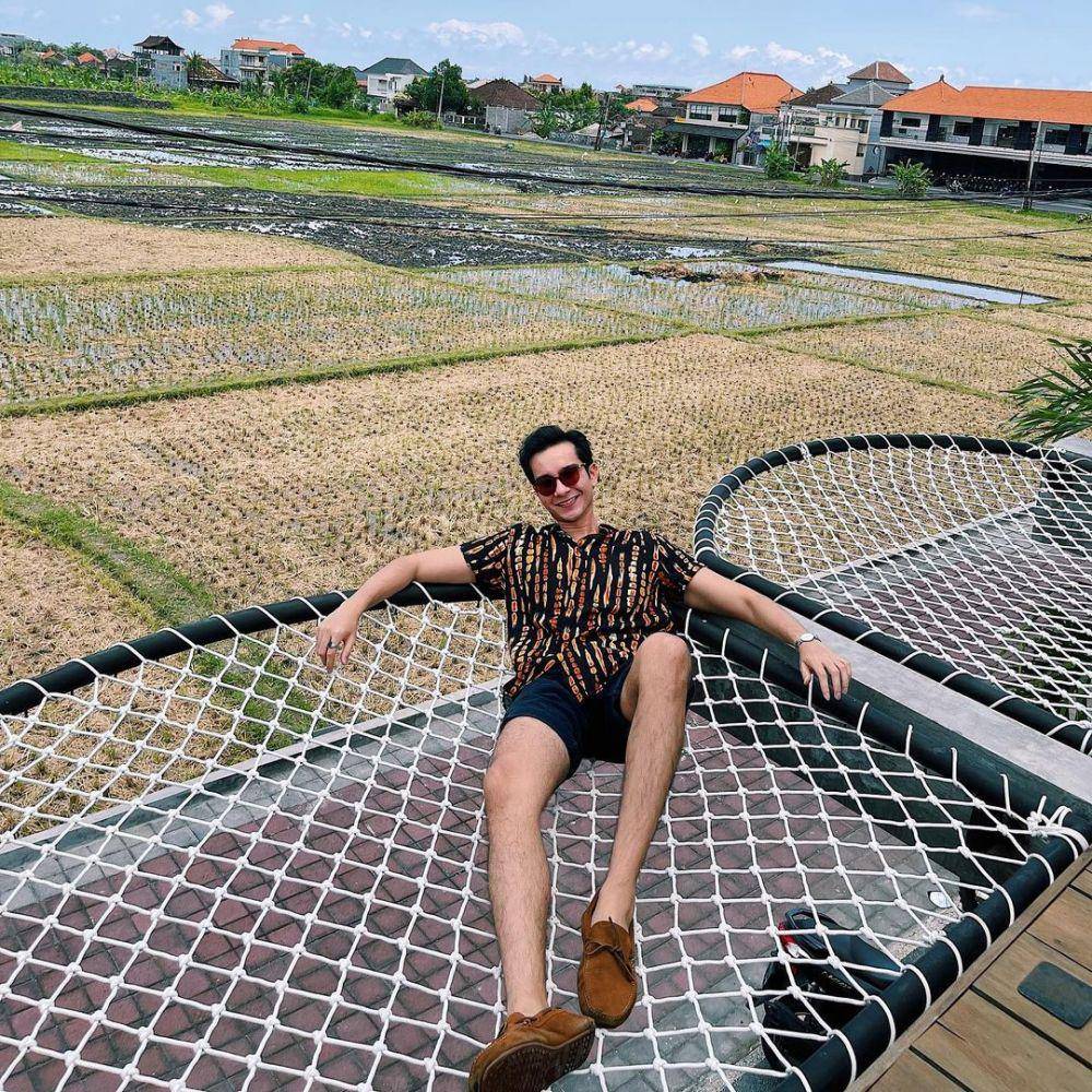inspirasi OOTD santai dan simpel ala Farhan Bashel (instagram.com/farhanbashel)