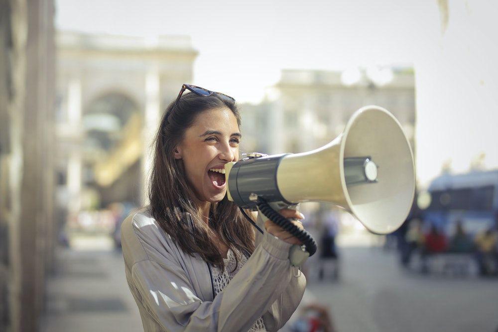 6 Langkah Sederhana Public Speaking agar Tidak Demam Panggung