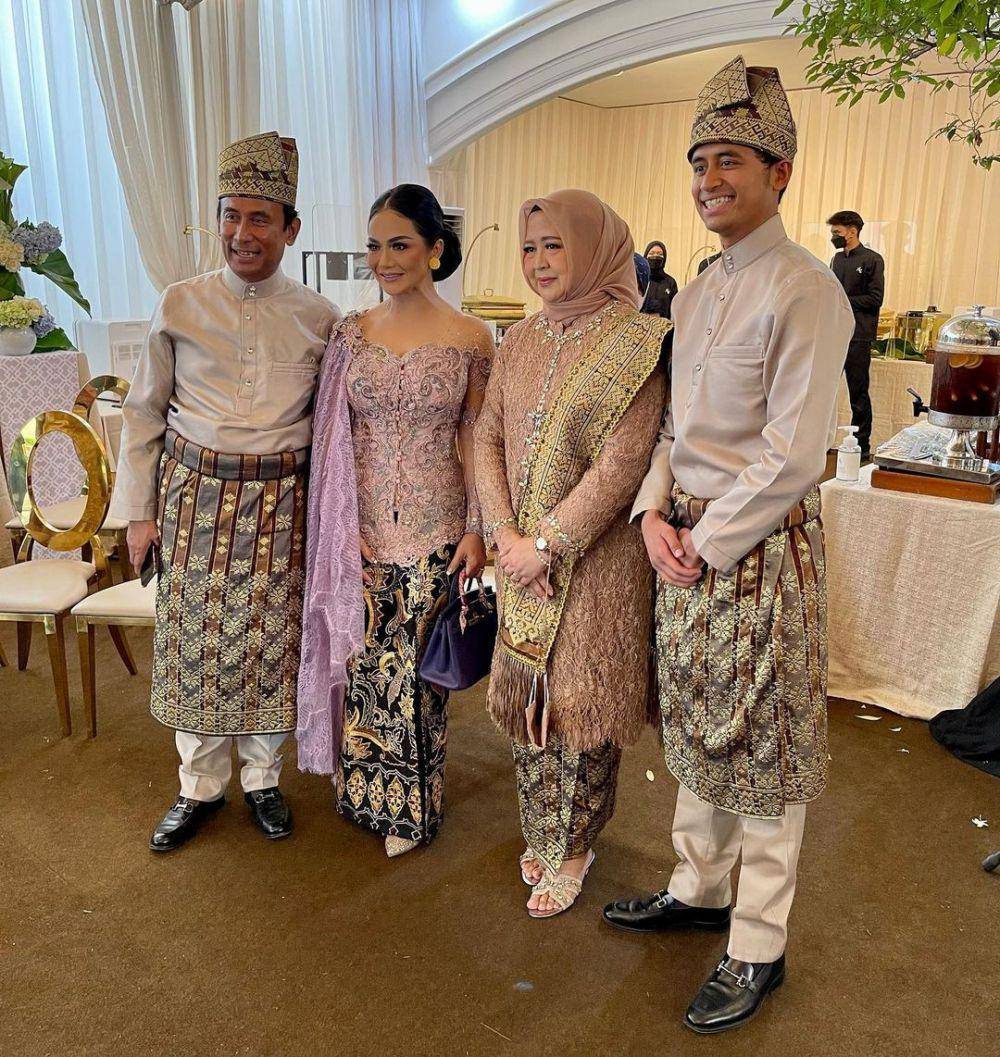 Lamaran Dyah Roro Esti (Instagram.com/satyahanggayudha)