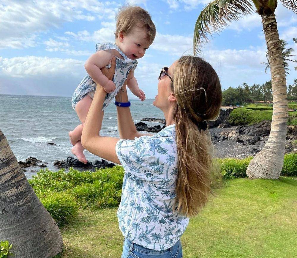 Olivia Jordan bersama anak (instagram.com/theoliviajordan)