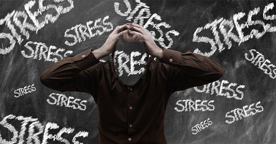 ilustrasi orang yang sedang stress (pixabay.com/geralt)