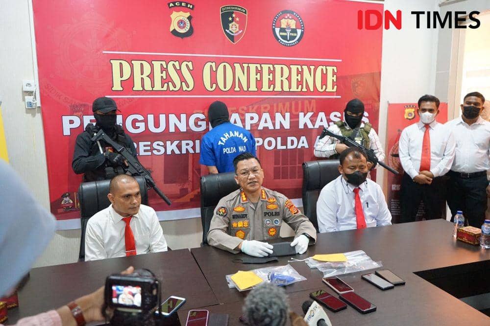 AB, tokoh politik dari partai lokal di Aceh, salah seorang tersangka kasus penembakan dua warga Kabupaten Aceh Besar. (Dokumentasi Humas Polda Aceh untuk IDN Times)