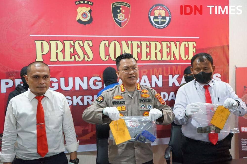 AB, tokoh politik dari partai lokal di Aceh, salah seorang tersangka kasus penembakan dua warga Kabupaten Aceh Besar. (Dokumentasi Humas Polda Aceh untuk IDN Times)