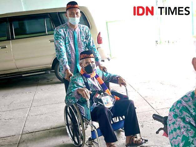 CJH risti saat di Asrama Haji Surabaya. IDN Times/Ardiansyah Fajar.