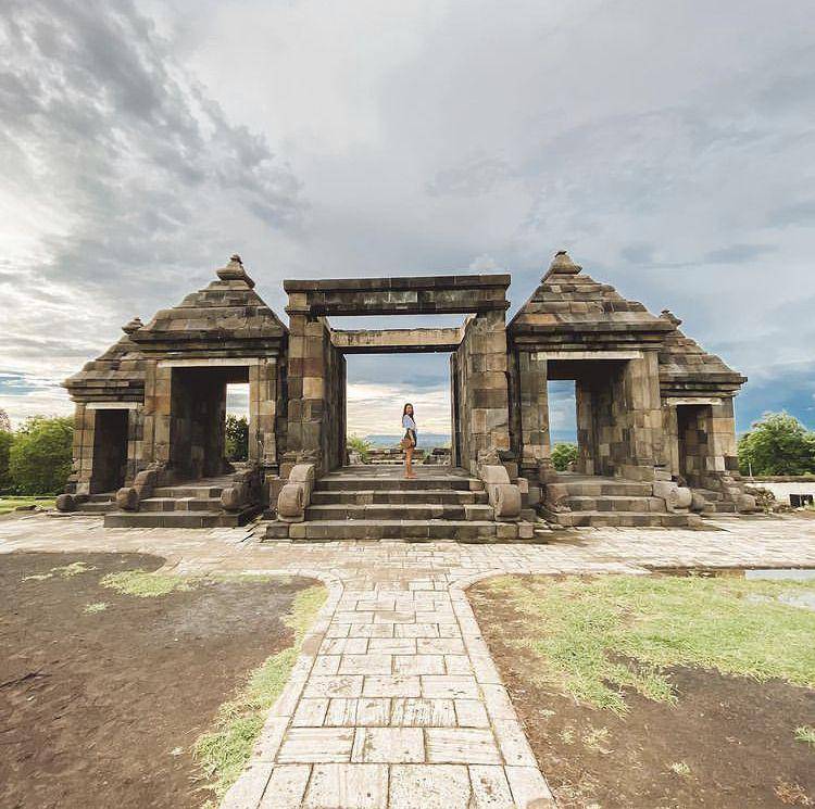 Candi Ratu Boko (instagram.com/haruka_jalanjalan)