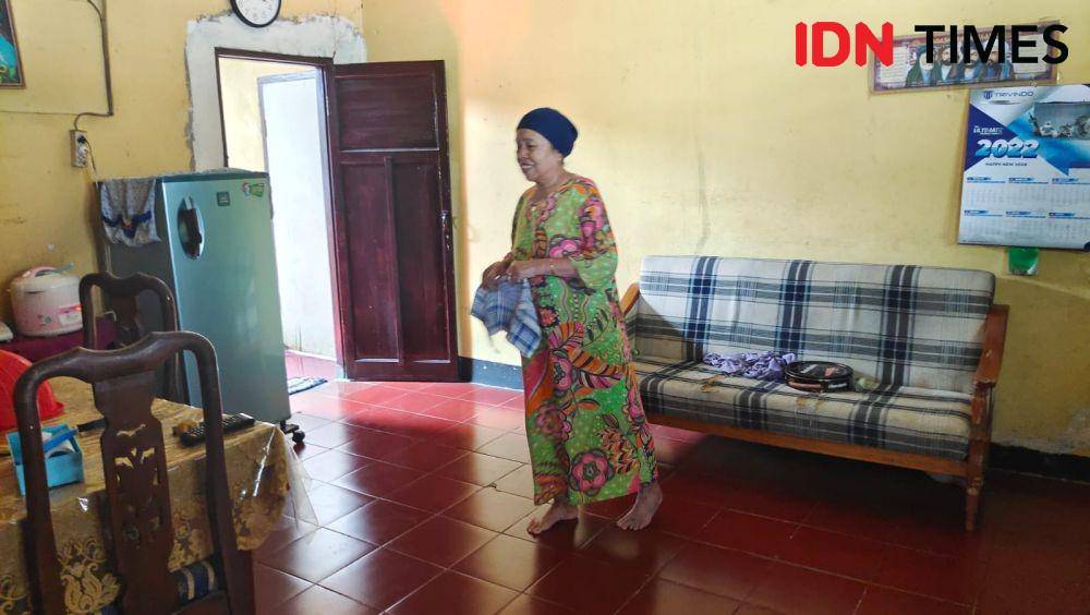 Rosani yang didatangi perempuan kesayangan malaikat dan keturutan syekh di Kampung Parung Bingung, Jalan Sukarma, Kecamatan Pancoran Mas, Kota Depok. (IDNTimes/Dicky)