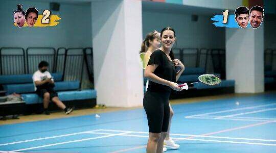 potret Raisa bermain badminton (youtube.com/Vidi Aldiano)