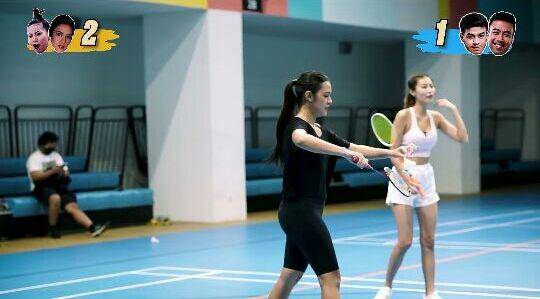 potret Raisa bermain badminton (youtube.com/Vidi Aldiano)